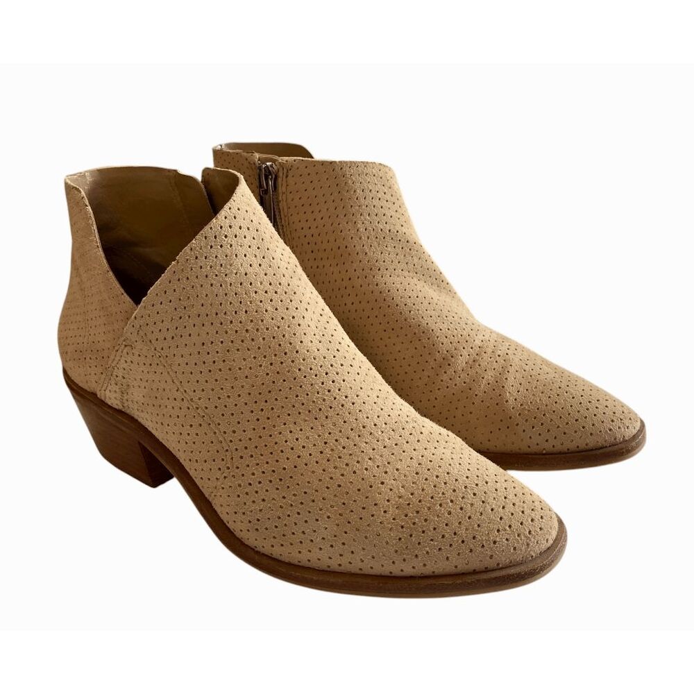 Ankle Bootie‎ Heels Vince Camuto Arendara Suede Perforated 7.5